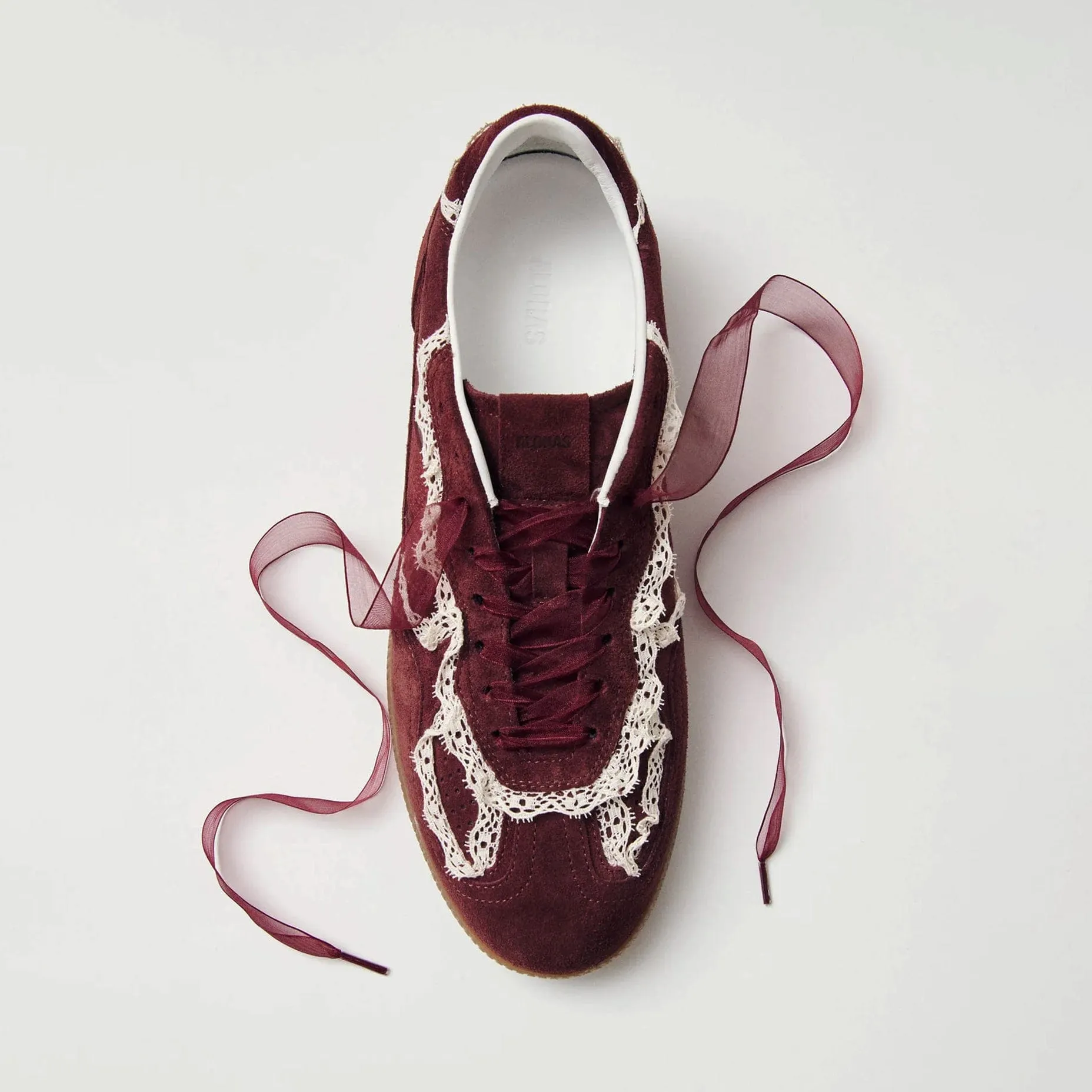 Alohas Tb. 490 Crochet Burgundy Sneakers