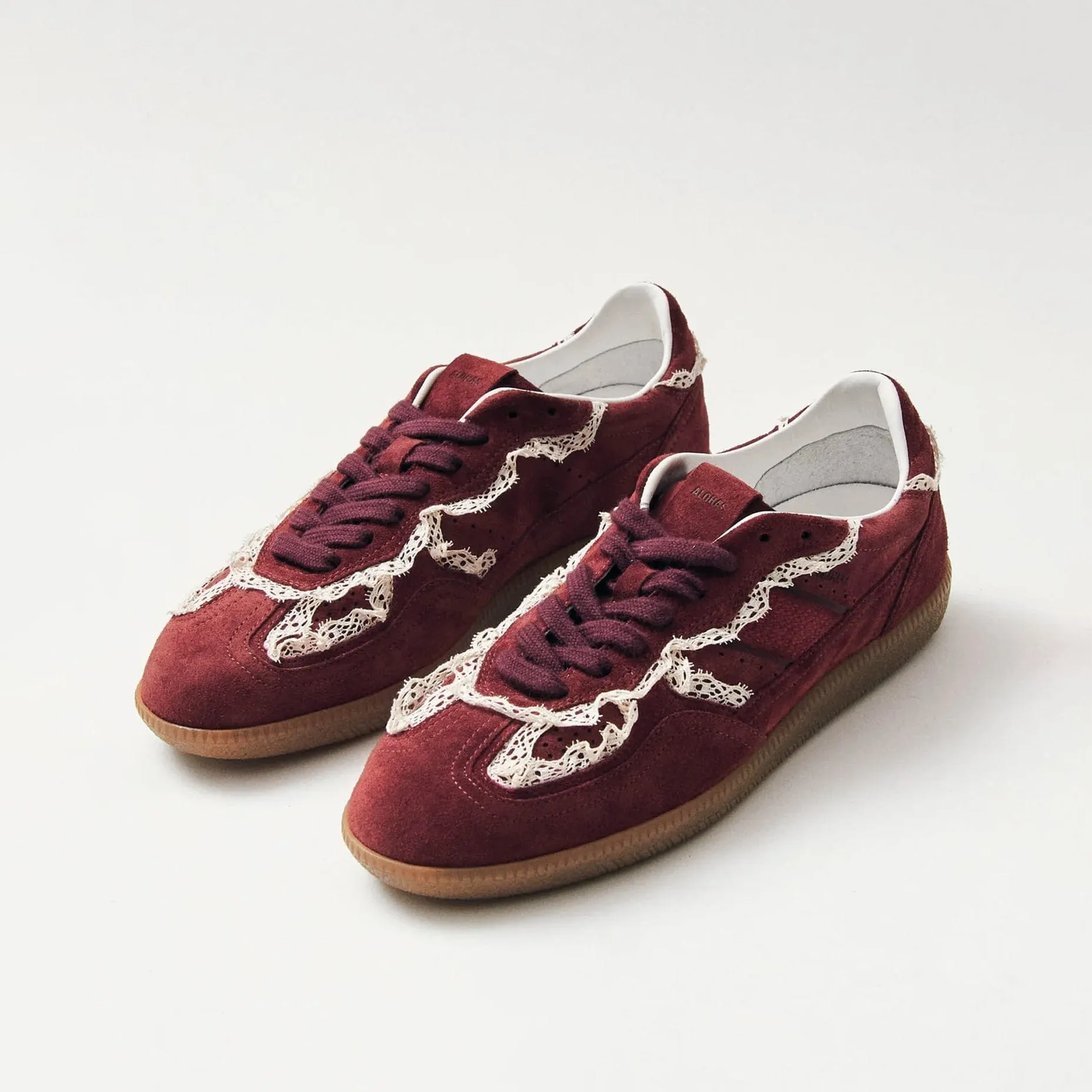 Alohas Tb. 490 Crochet Burgundy Sneakers