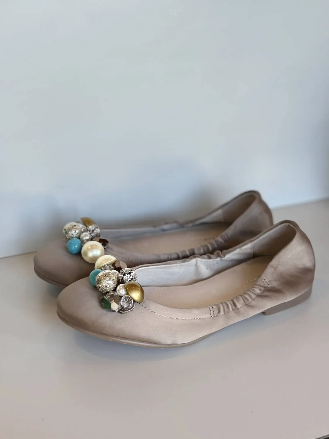 Cluster Ballet Flat In Beige