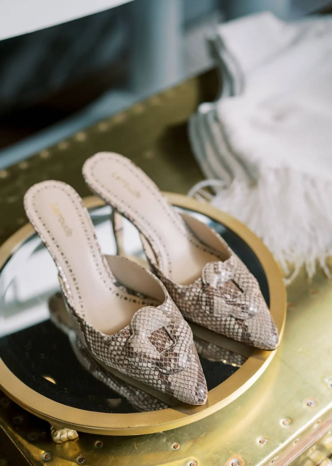 Flora Pump In Light Python