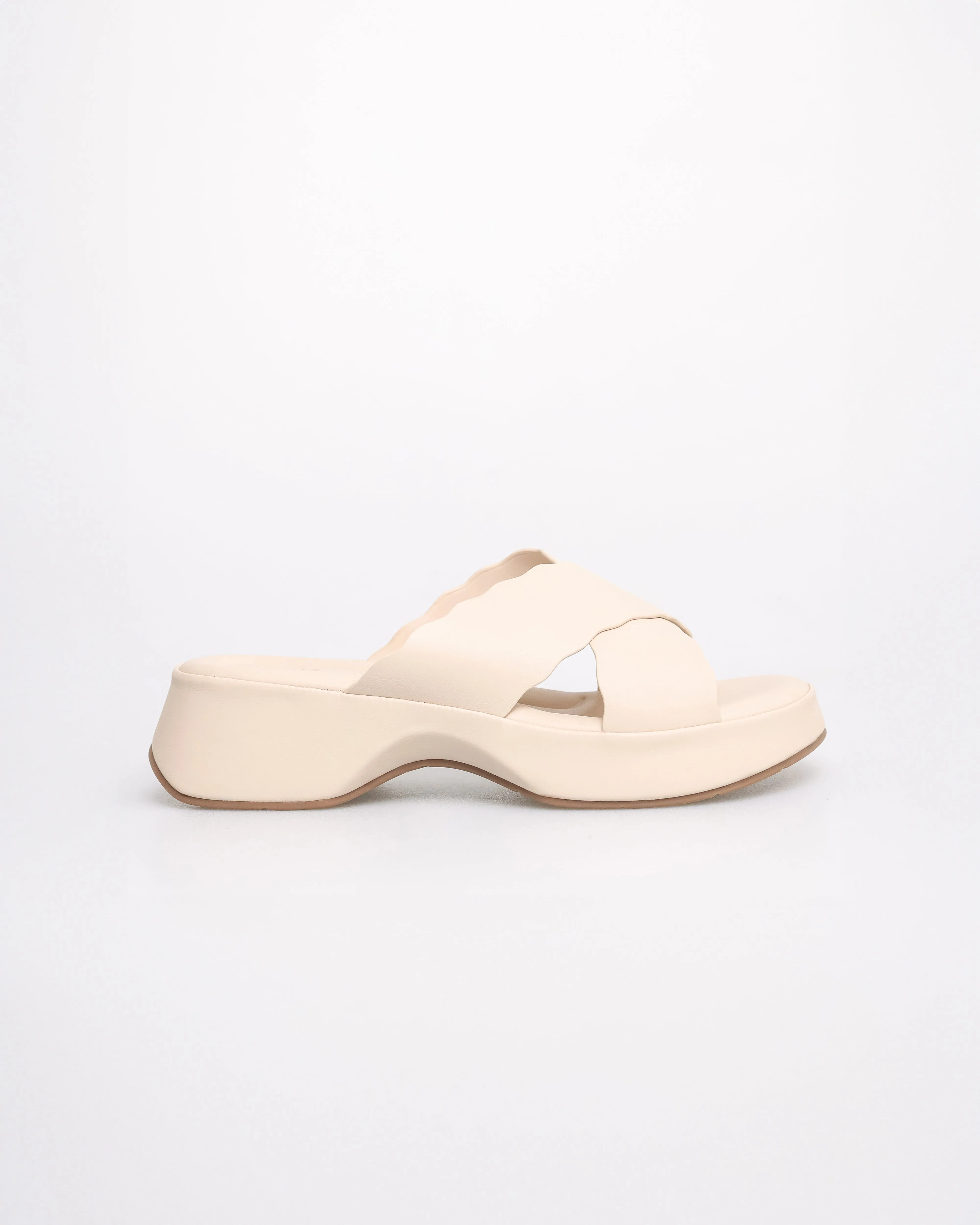 Tomaz NN422 Ladies Wavy Sandals