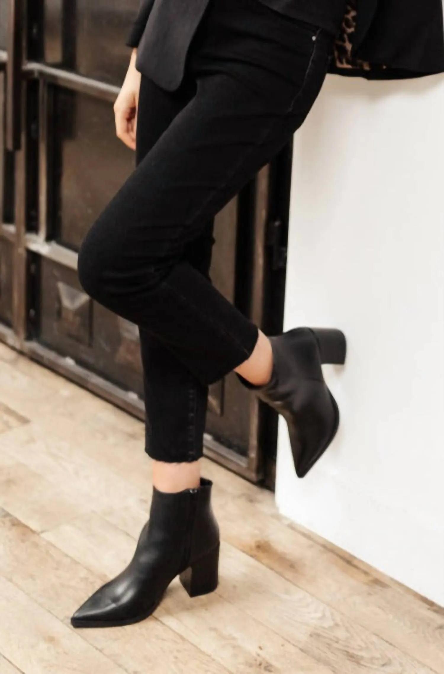 Women's Amari Ankle Boots In Black